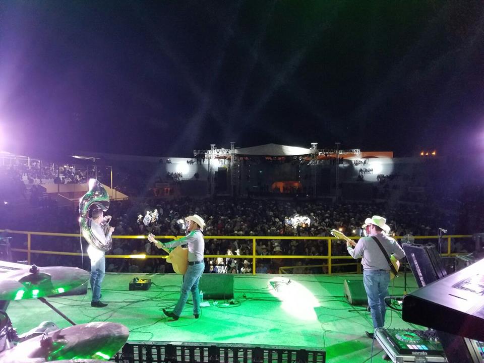 Los3DeSinaloa's tweet photo. Este sábado 29 de julio a reventar el #RodeoDeZuazua #NL toda la razita de #Monterrey ahí nos vemos ¡abrazote! 🤠👍💯 https://t.co/4rnuD9rEx2