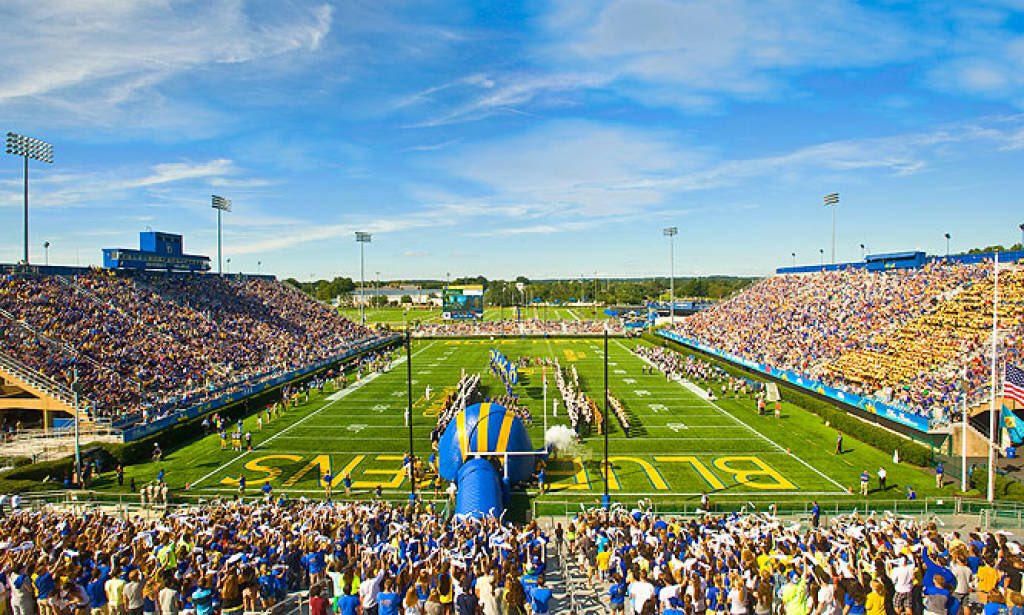Henley5J's tweet photo. Blessed to have received my third offer from the University of Delaware! 🐦#Bluehens https://t.co/LHhPe3wgy5