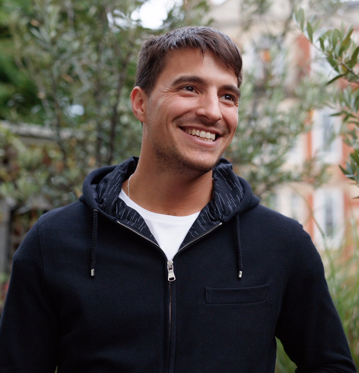 L'Estrange London tweet media