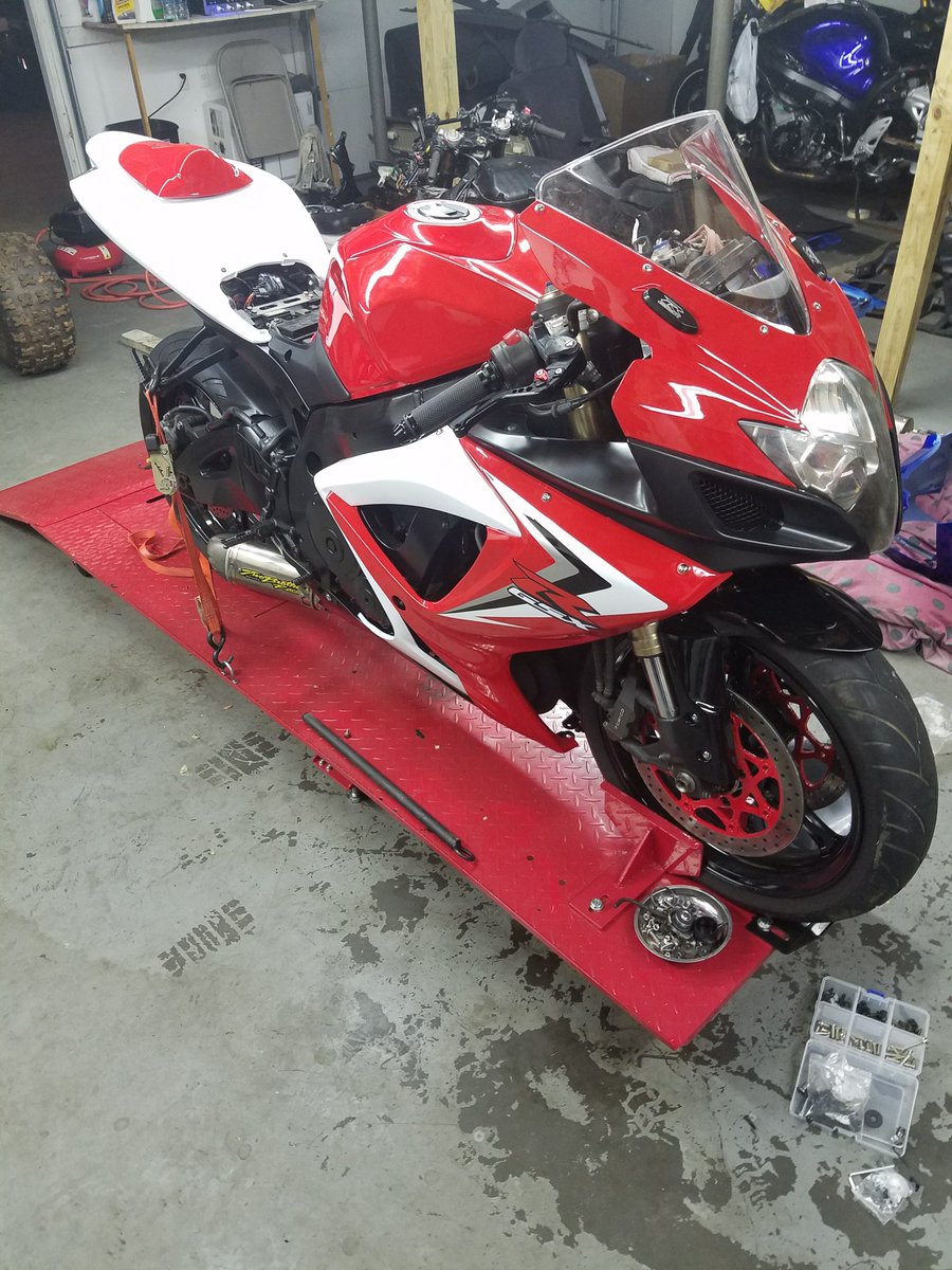 Stolen 1998 Suzuki GSR-R750.   Call Inv J Schafer at 864-503-4577 or jschafer@spartanburgcounty.org if you know anything.