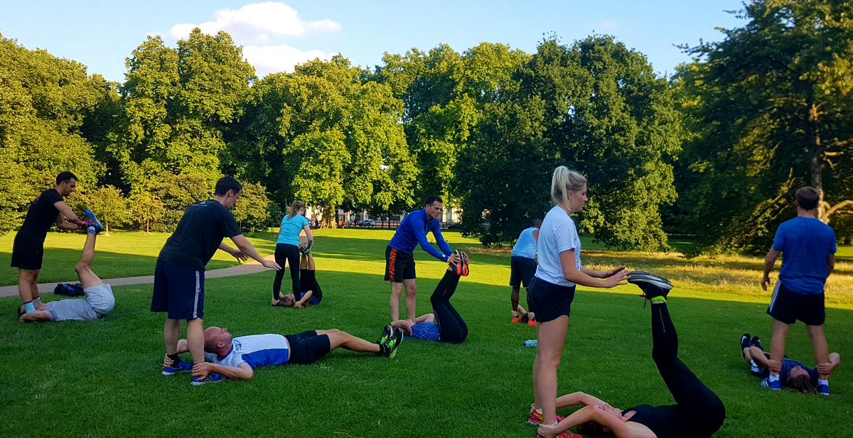 LGNWellbeing's tweet photo. Our @JLLUK LGN Run Club last night in central London.

Employee fitness teamwork in action!

#Fit2Pitch https://t.co/1FZrTbu0rS