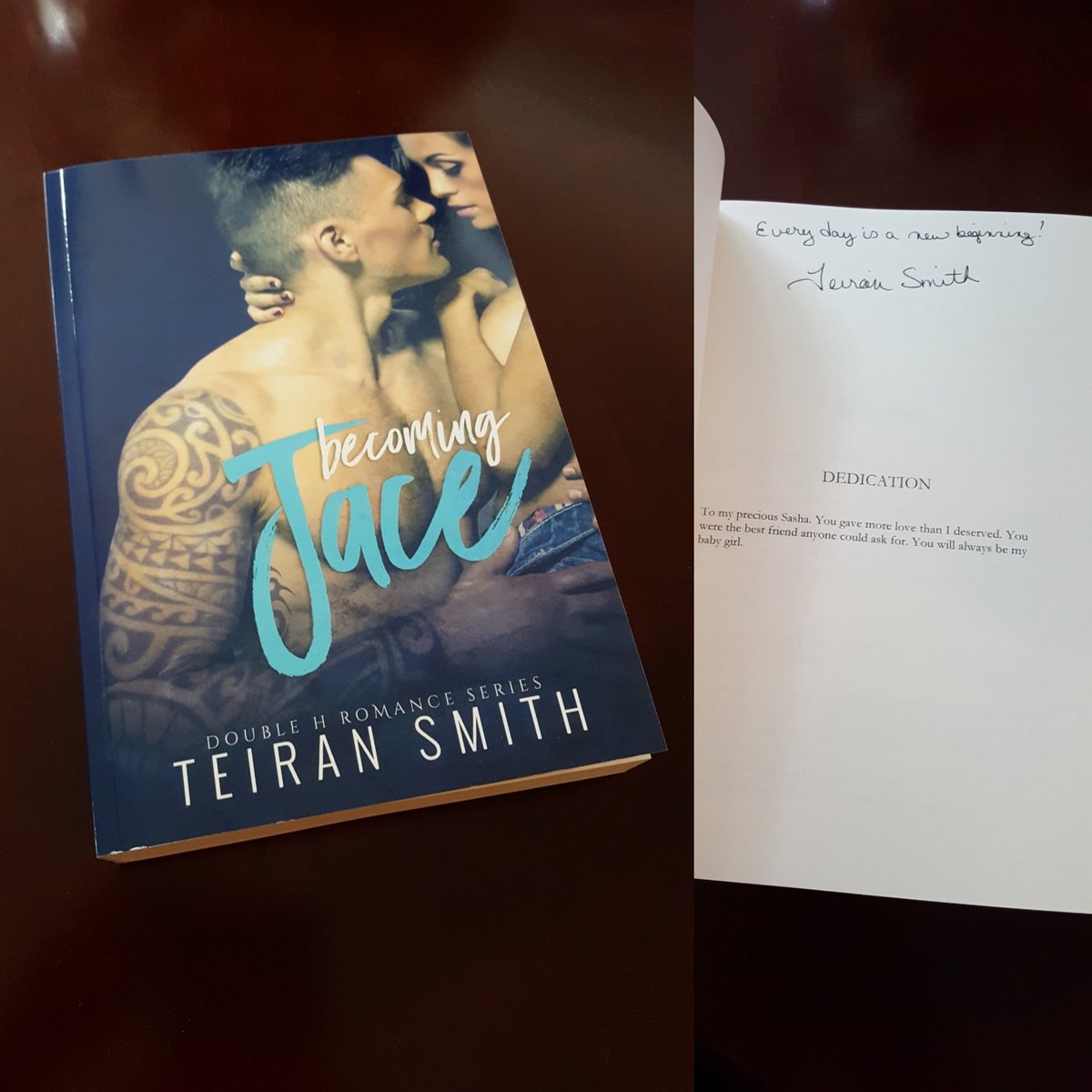 TeiranSmith's tweet image. Hands are cramped from signing so many books! #AuthorLife #romancebooks #writerslife #romancewriter