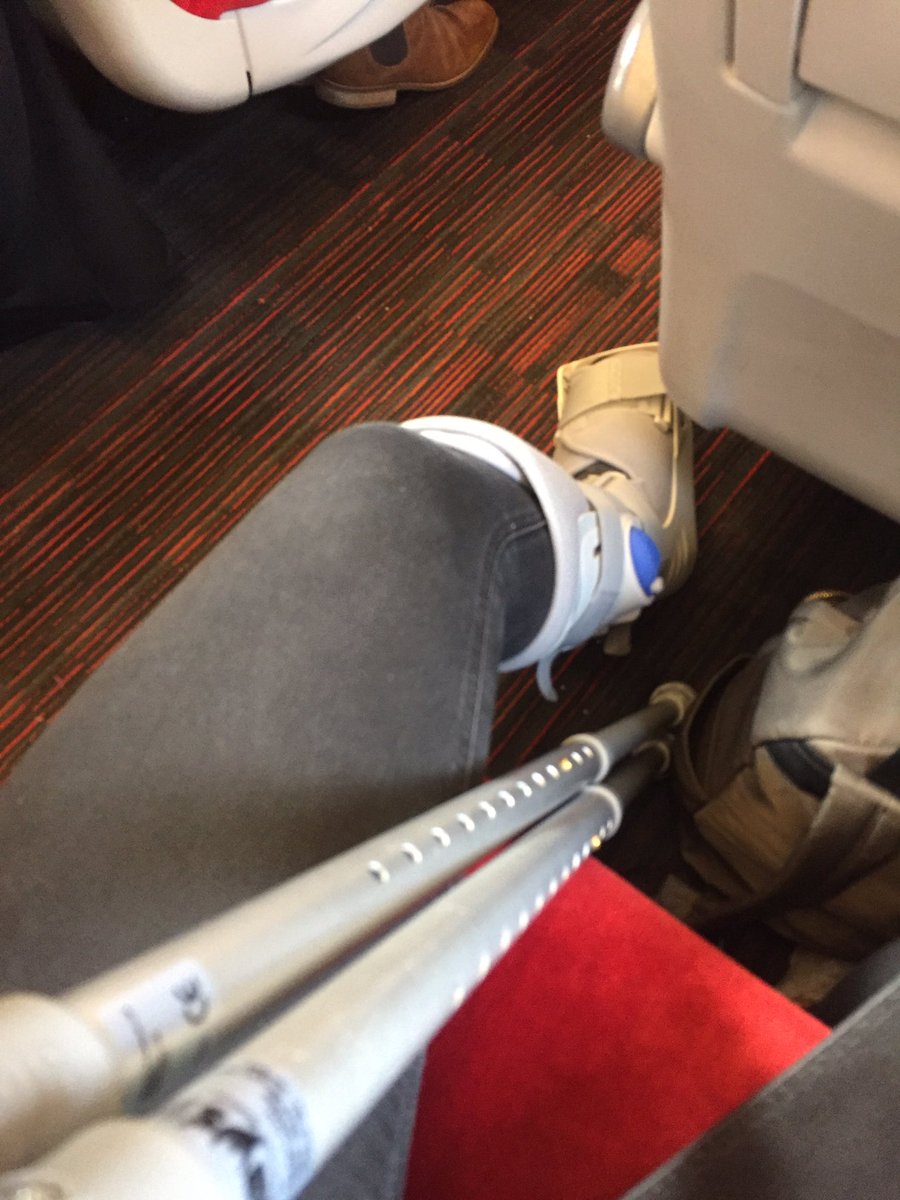 LivvyJubb's tweet photo. @virgin_trainsEC very unfomcofrtable journey on a train where the aisles aren't wide enough for me to walk easily with crutches https://t.co/UemMXwixPf
