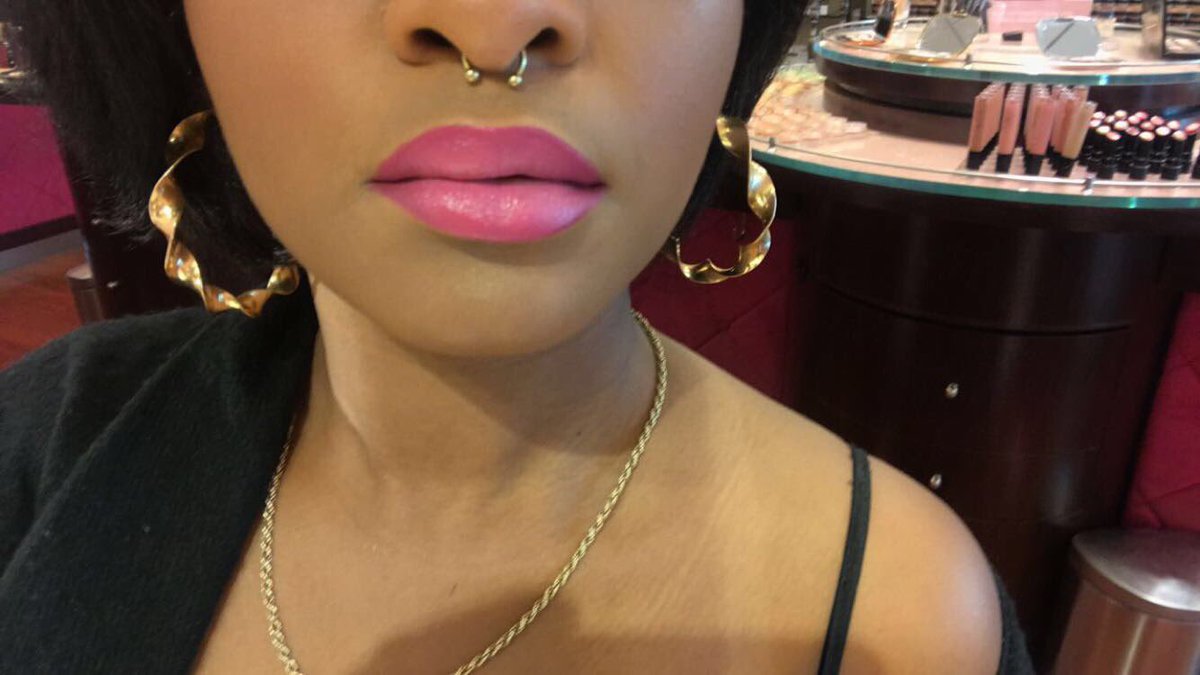 ChrishanaFancy's tweet photo. today's lip... @bareMinerals genius lip liner, biba lipstick! #Statementlip https://t.co/sDZb8vwC5F