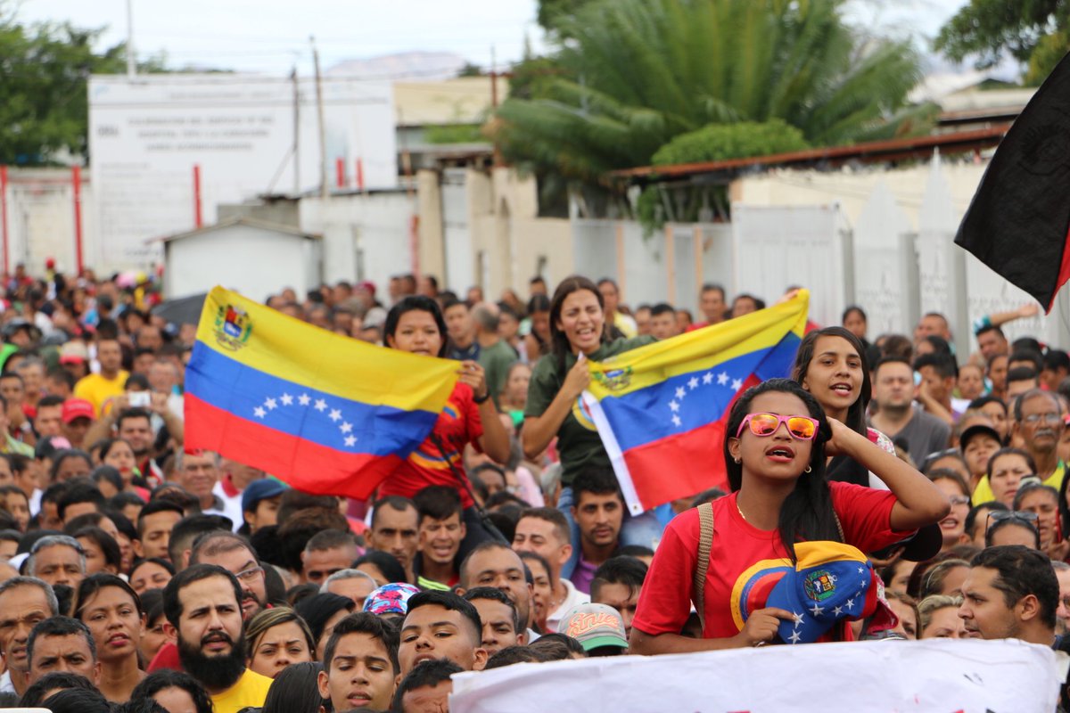 Aquí está el pueblo valiente de #Lara que desea consolidar el proceso revolucionario por el futuro de la Patria! #ConstituyenteLlueveOTruene