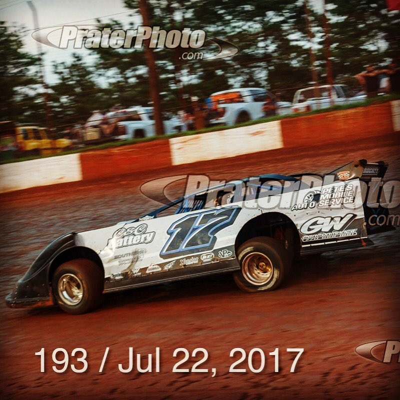 petey_cochran's tweet photo. Latched to the earth #intergrashocks #gwperformance #rocketchassis #getlaunched https://t.co/PjUbHlcOyU