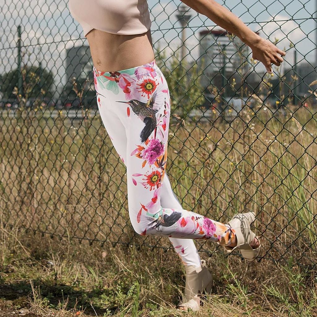 bonvirage's tweet photo. Stop and wear the flowers by @bonvirage. Check more styles in our onlinestore (link in bio)🌹#bonvirage #bonviragebabe #activewear #madeinit… https://t.co/Ugx1GwvHCD