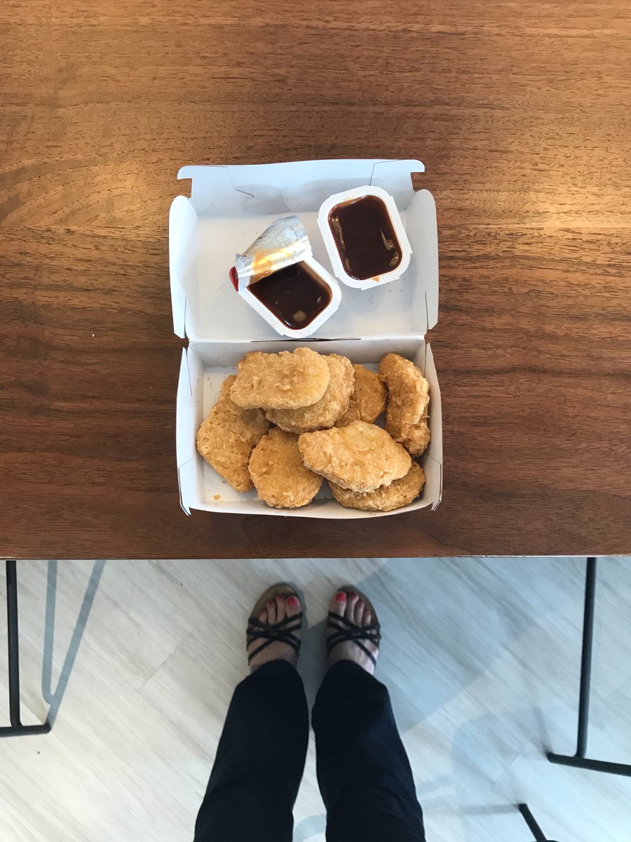 JamJellyJam's tweet photo. Wrong sauce and no sandals #mcswag?! Come on @UberEATS I'm switching to @lyft https://t.co/9vFivuBBXL
