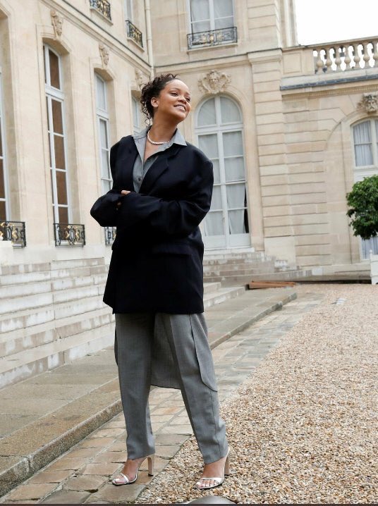 BarbzLatinAmeri's tweet image. Rainha da educação, que orgulho ❤️