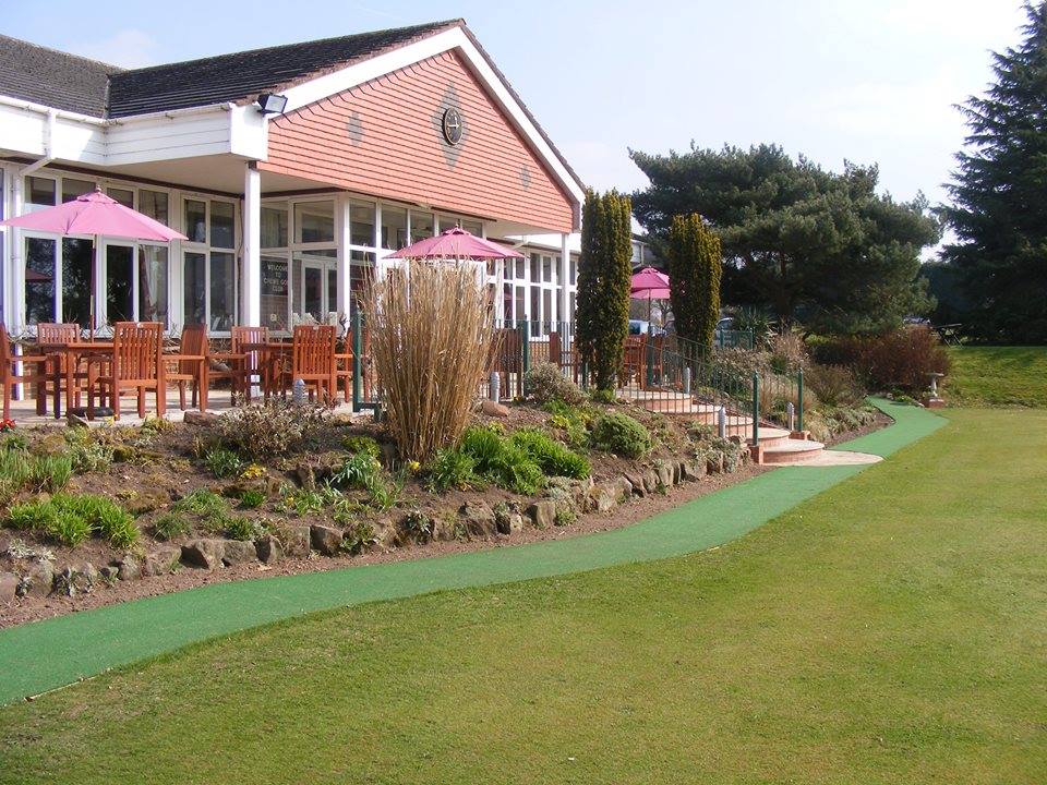 AGIgrass's tweet photo. #ArtificialGrass can transform your whole property, take a look at our website for more info: https://t.co/Yowq74MgRr #Torbay https://t.co/Cqv1leATuH