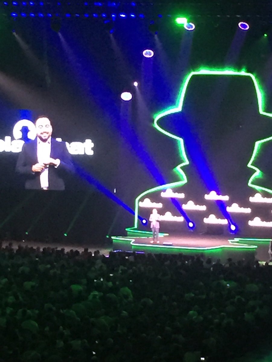 SEwingOttmers's tweet photo. Opening keynote w/ Alex Stamos FB CSO #BHUSA @DeltaRisk https://t.co/tN7RHdmDTc
