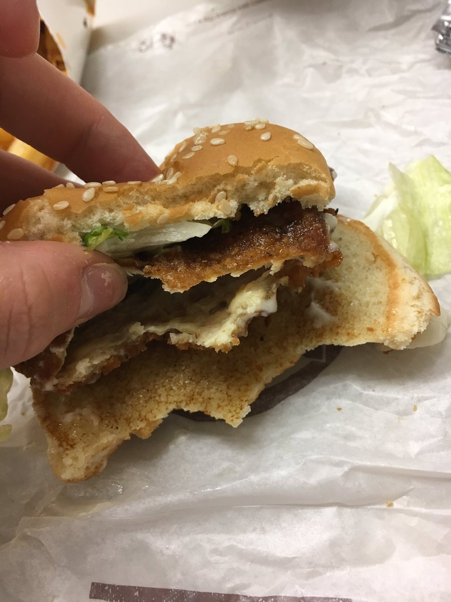 morganbritttney's tweet photo. @BurgerKing  what kinda chicken Jr. Is this?!? https://t.co/NUPIxUO4FB