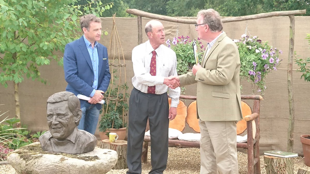 Thanks to these guys for awarding us a Gold medal. Thanks to all supporters of our #SandringhamFlowerShow Memories of Geoff garden