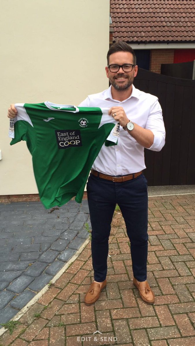 ValleyGreen_'s tweet photo. I would like to announce the signing of the big shot stopper Gary Sinnott(The Cat). #WelcomeGary #Meow #1of2 #ForeverGreen https://t.co/hoz84RuNTH