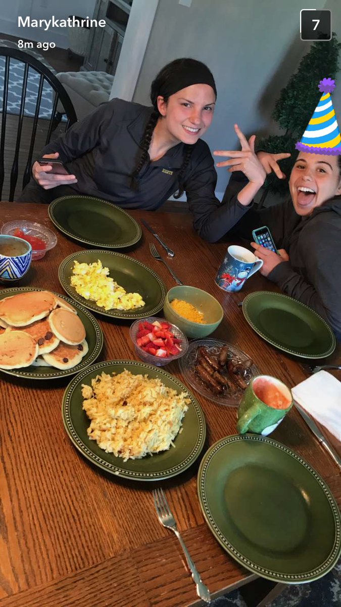 EricaBoerth's tweet photo. HAPPY BIRTHDAY to the funniest person alive! 🎉 love ya Hannah 💛 @elielias21 https://t.co/ZtPgCMKbqr