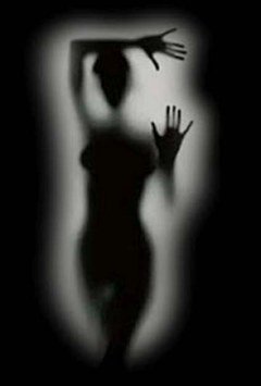 Nuvola126's tweet photo. La mia fragilità è racchiusa
Nell' ombra della sera
Esile e lunga
Il mio segreto
Nell' enigmatico sorriso
G.B.Gernetti
#Poesiaperlasera https://t.co/OlQoB5qZwB