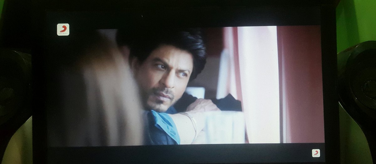 CricImtiaz's tweet photo. #Mood #SpeakerOn #SpeakerMode #Hawayein ❤❤❤❤ @iamsrk 😘 https://t.co/9NMZ1Ol1bl