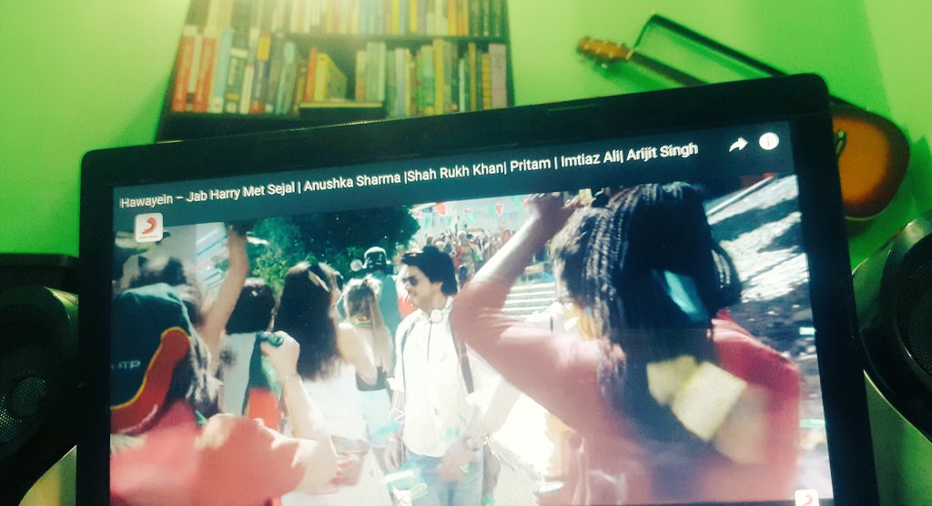 CricImtiaz's tweet photo. #Mood #SpeakerOn #SpeakerMode #Hawayein ❤❤❤❤ @iamsrk 😘 https://t.co/9NMZ1Ol1bl