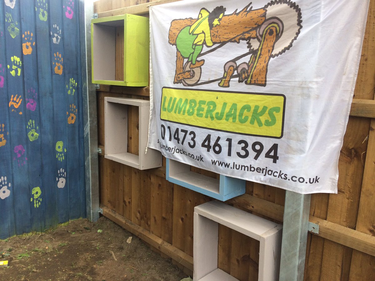 ncs_garden's tweet photo. Many thanks to lumberjacks in #ipswich for the kindly donated poles !🔨🔨🔨 https://t.co/4SEPxQLQJf