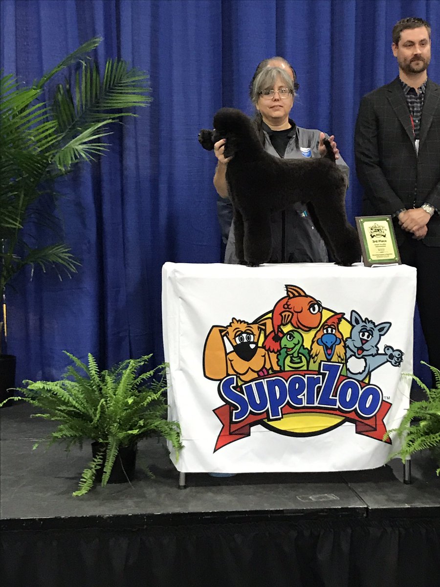 3rd place intermediate division for Shelia!!!! #goteampetsmart #SuperZoo #standout #DATlife