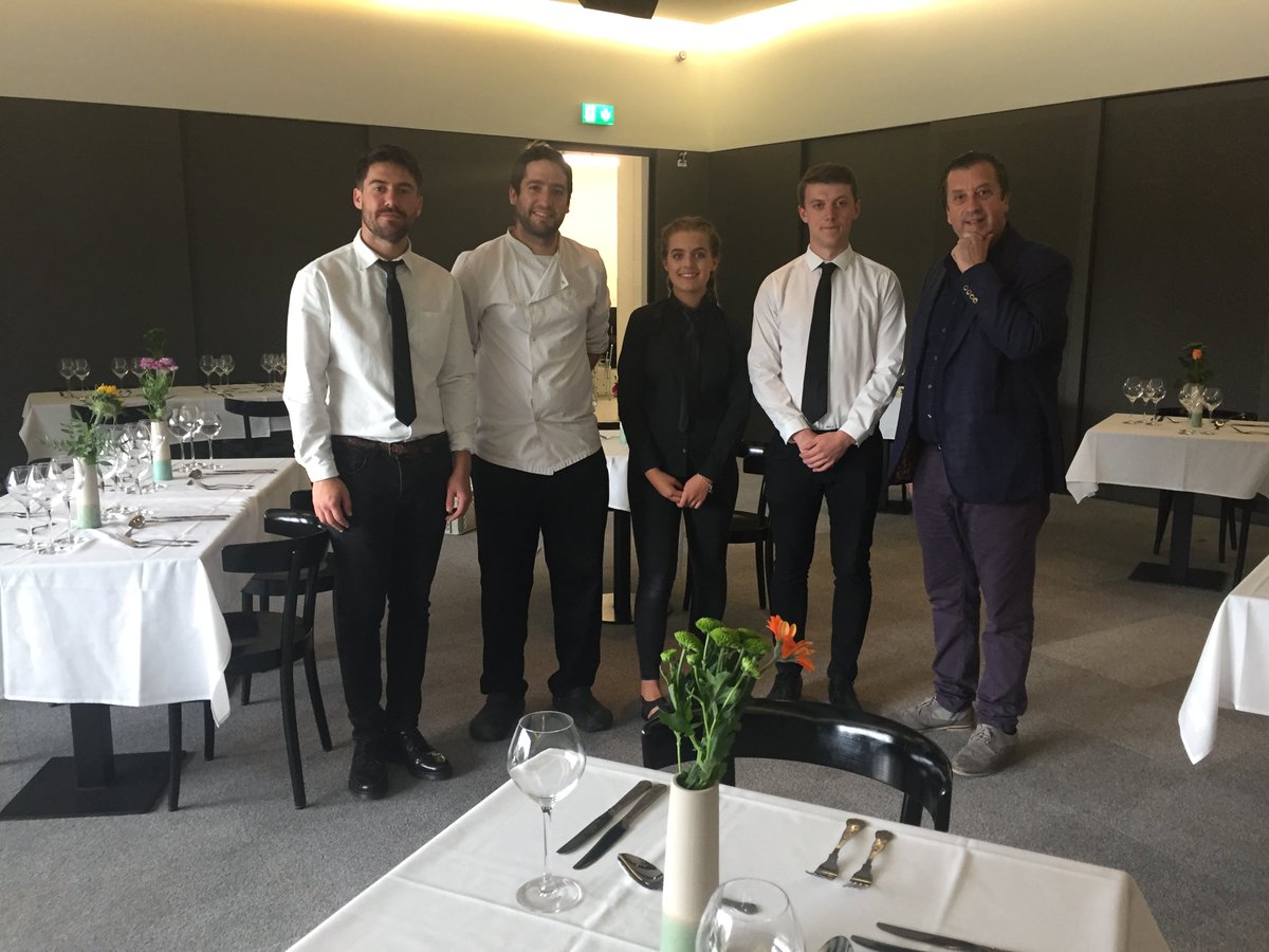 HepworthGallery's tweet photo. Wakefield & Masterchef’s #ChrisHale and Howard Bilton of winemaker ‘Howard’s Folly’ are about to host a pop up bistro & wine tasting! https://t.co/v7bxtLYCeA