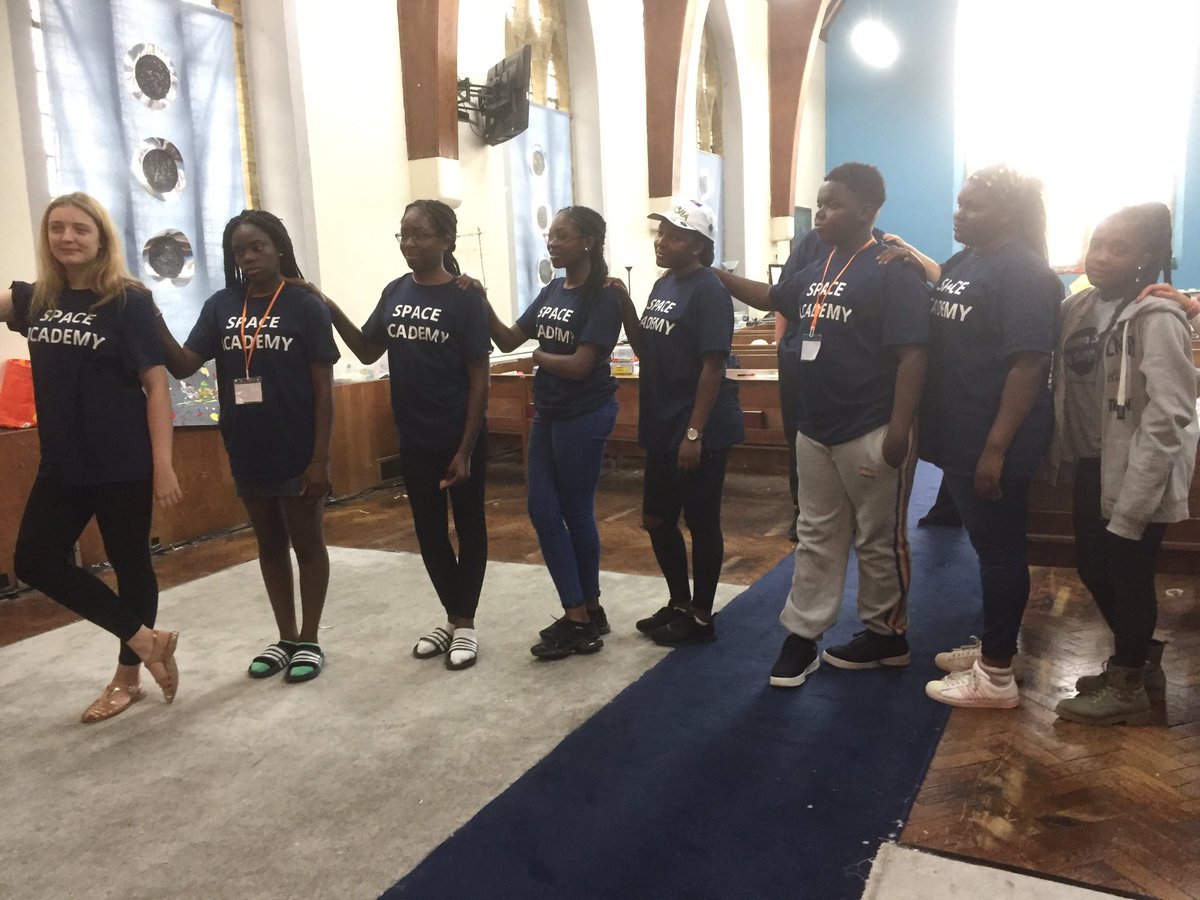 StMarysBec's tweet photo. Holiday Club can only operate because of these wonderful young people. #servanthearted #teensrus #rolemodels @chelmsdio @c_of_e https://t.co/YzZ9pMFE4C