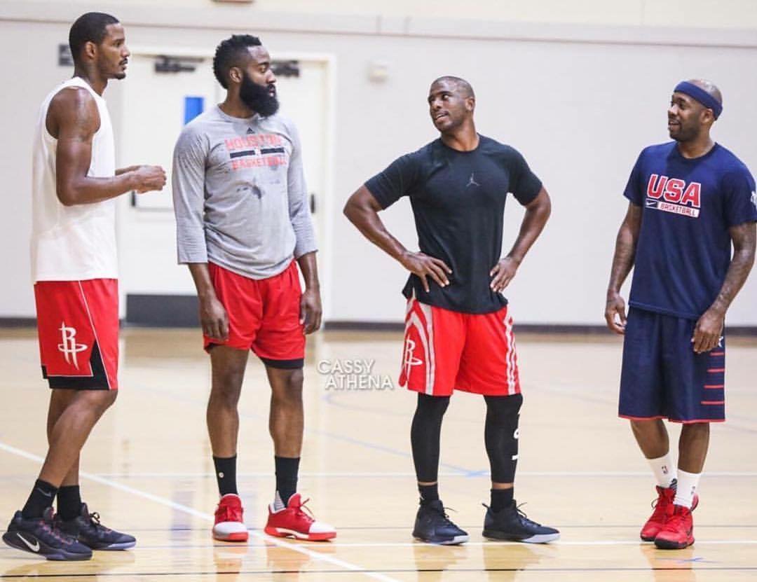 When Bobby Brown is the one wearing the Team USA shirt 🤔🤔🤔 https://t.co/Hptaf3ZmZE