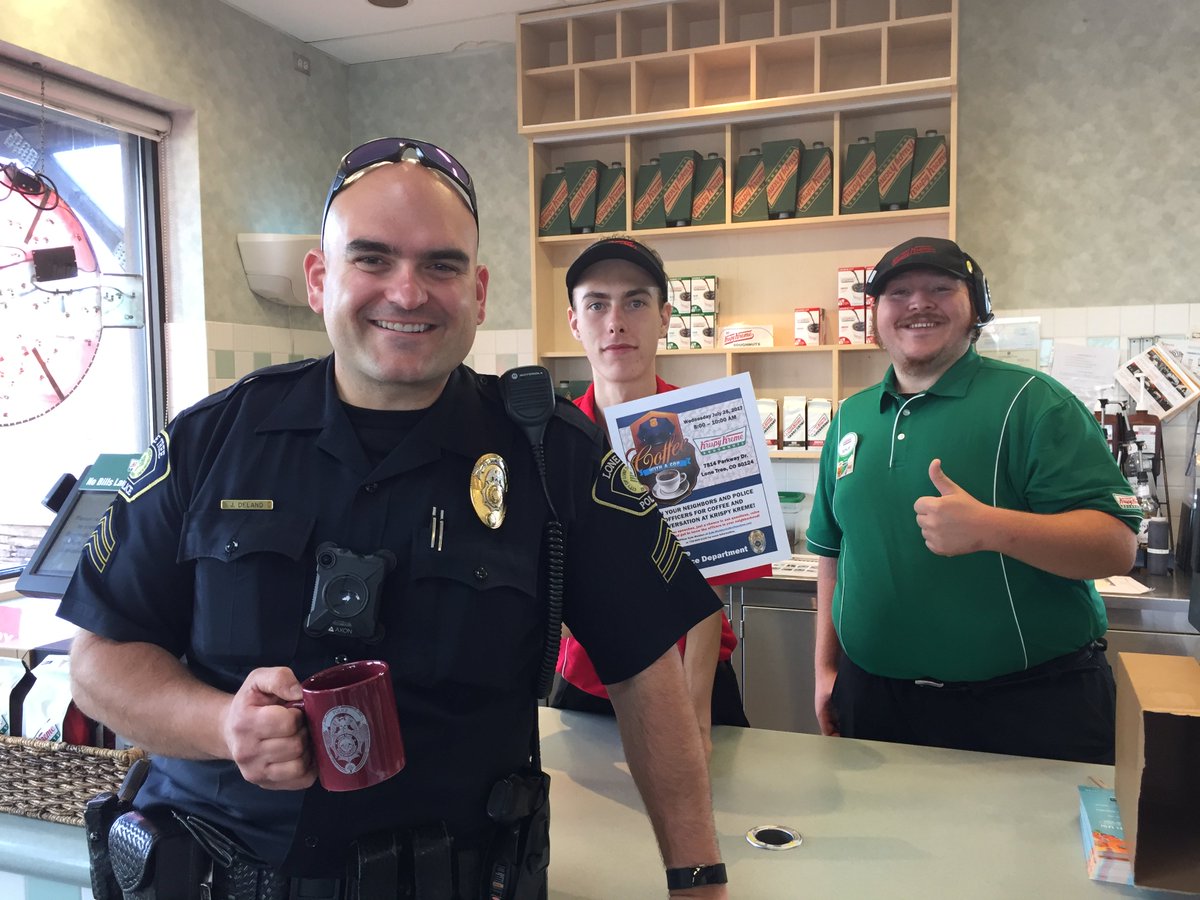CityofLoneTree's tweet photo. More photos from today's #coffeewithacop at @krispykreme. Thank you for coming out! #Donuts #coffee #cops #LoneTreePD https://t.co/qxh2pNHPHt