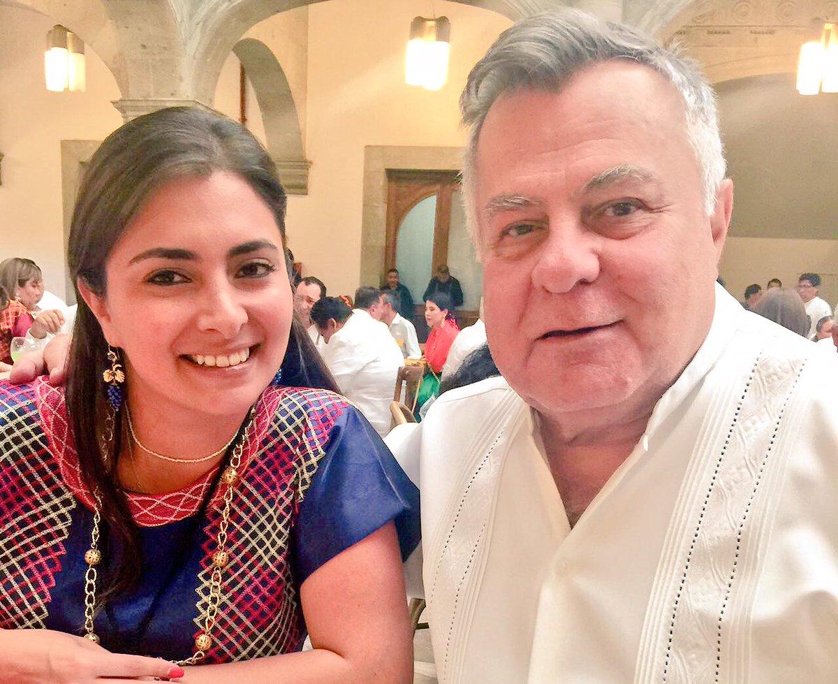 marielopmar's tweet photo. ¡#FelizCumpleaños @armandomafud ! Te deseo salud,momentos felices y proyectos que sigan llenando tú vida.Te mando un abrazo con mucho cariño https://t.co/l3QIYvWl0e