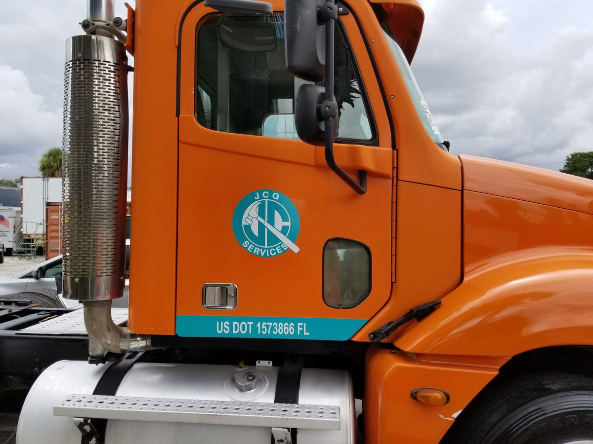 citrussign's tweet photo. Recently went to @JCQ_INVESTMENTS and installed some more vehicle #graphics for them. Great customer of ours! They loved it! #SweetGraphics https://t.co/lTAaQXJwZe