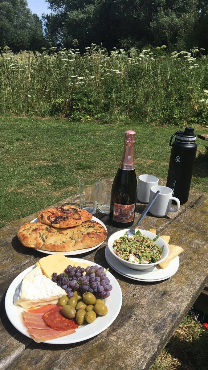 its4mberhus's tweet photo. Missing Ireland &amp; London already☔️🇬🇧💃🏼🥂🇮🇪🏙 !!! https://t.co/mdFIyJ9adX