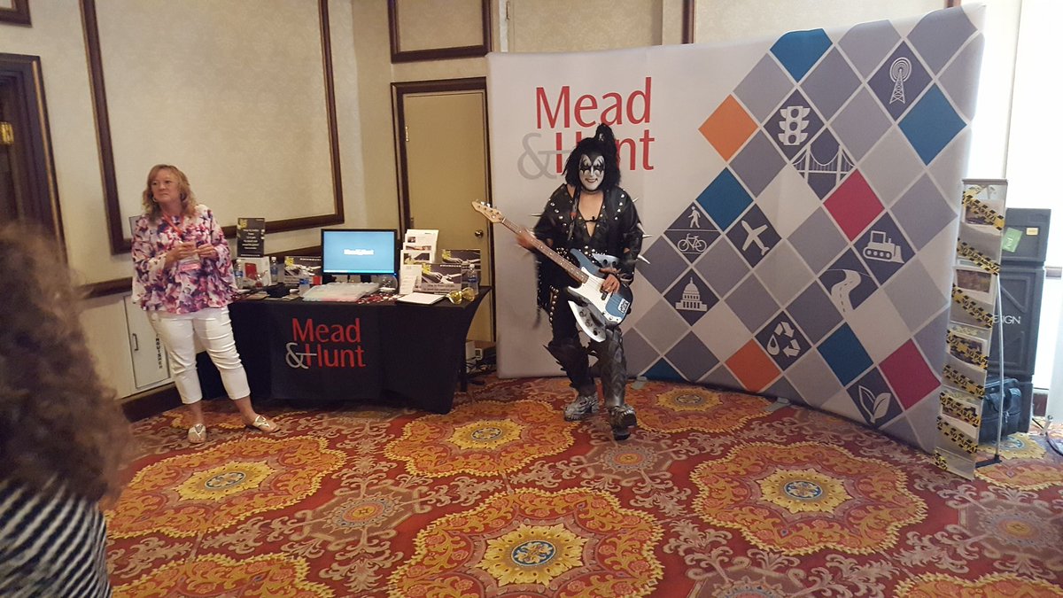 tsaADVET's tweet photo. Happening in the #MAASTO2017 exhibits right now https://t.co/FiGD8TMOEJ