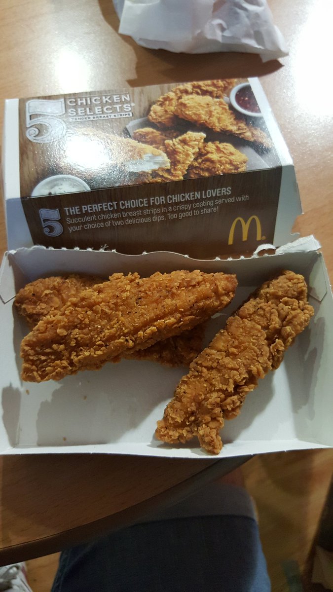 CharleyRuane's tweet photo. @McDonaldsUK poor show in Swansea... 
Spicy veggie burger when normal was ordered... And 3 selects in a 5 select box... I'm down 2 strips! 😡 https://t.co/K2TlcN2vKU