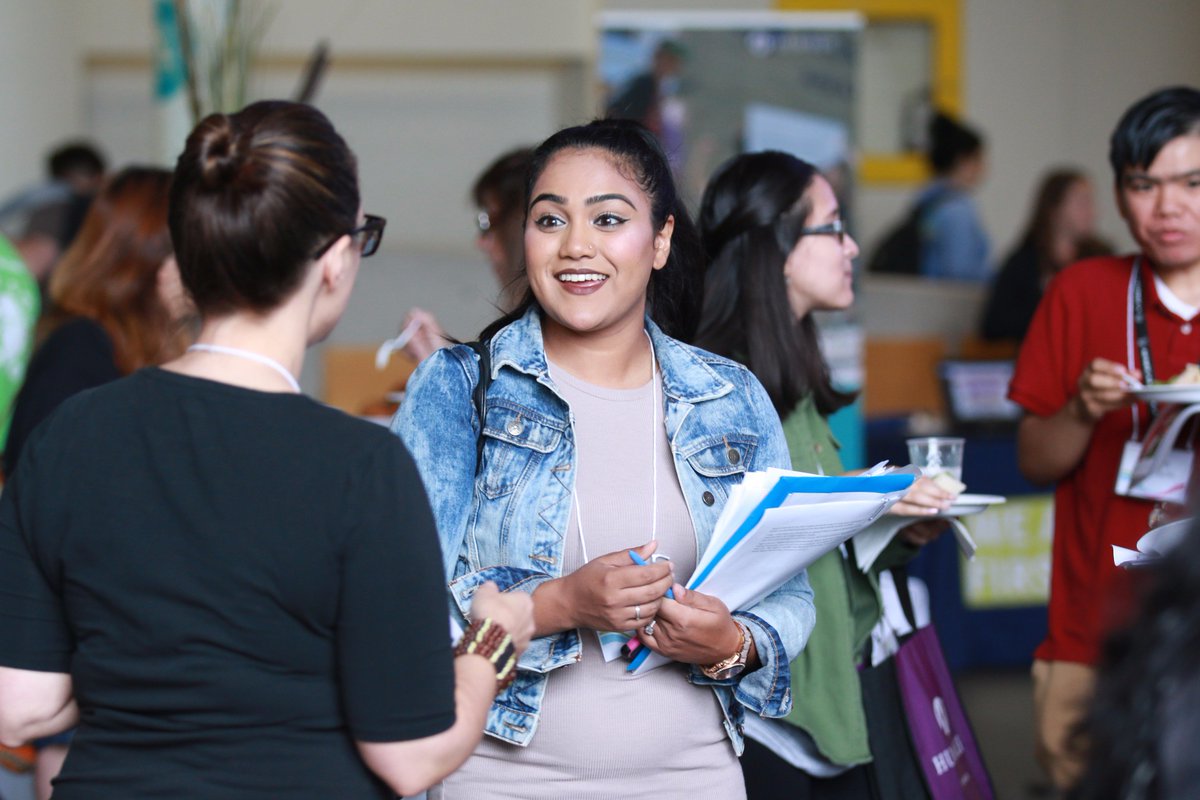 lifeathumber's tweet photo. "Coming from uni, I think having smaller classes will give me the chance to meet more people." #GetTransferReady -> https://t.co/l0YAKEdJnk https://t.co/pqioaoH2Rp