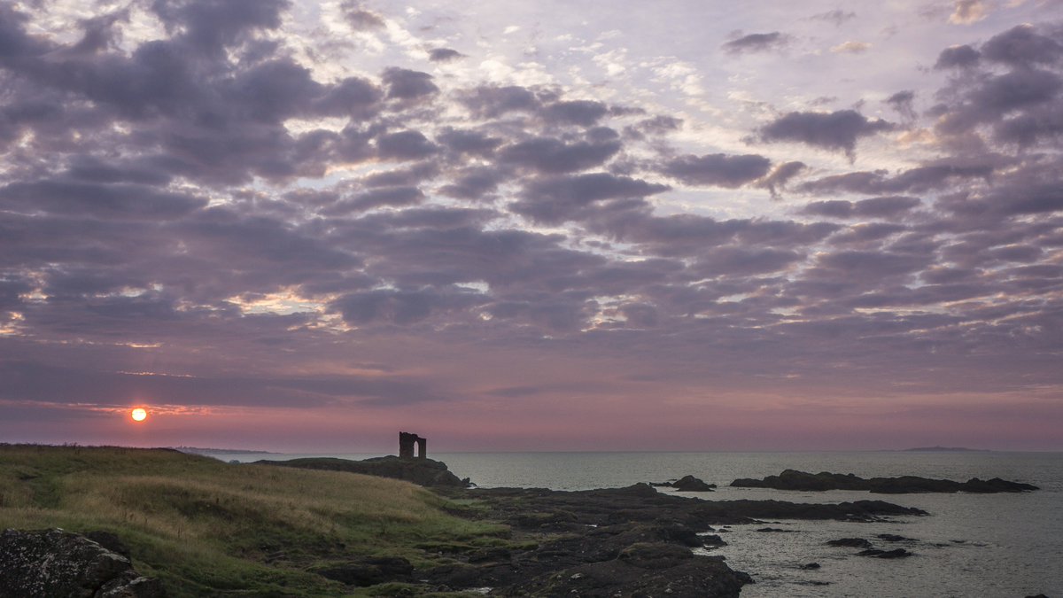 steamingboots's tweet photo. This mornings sunrise #LadysTower #Fife #sunrise :) https://t.co/o0trg9zMuV
