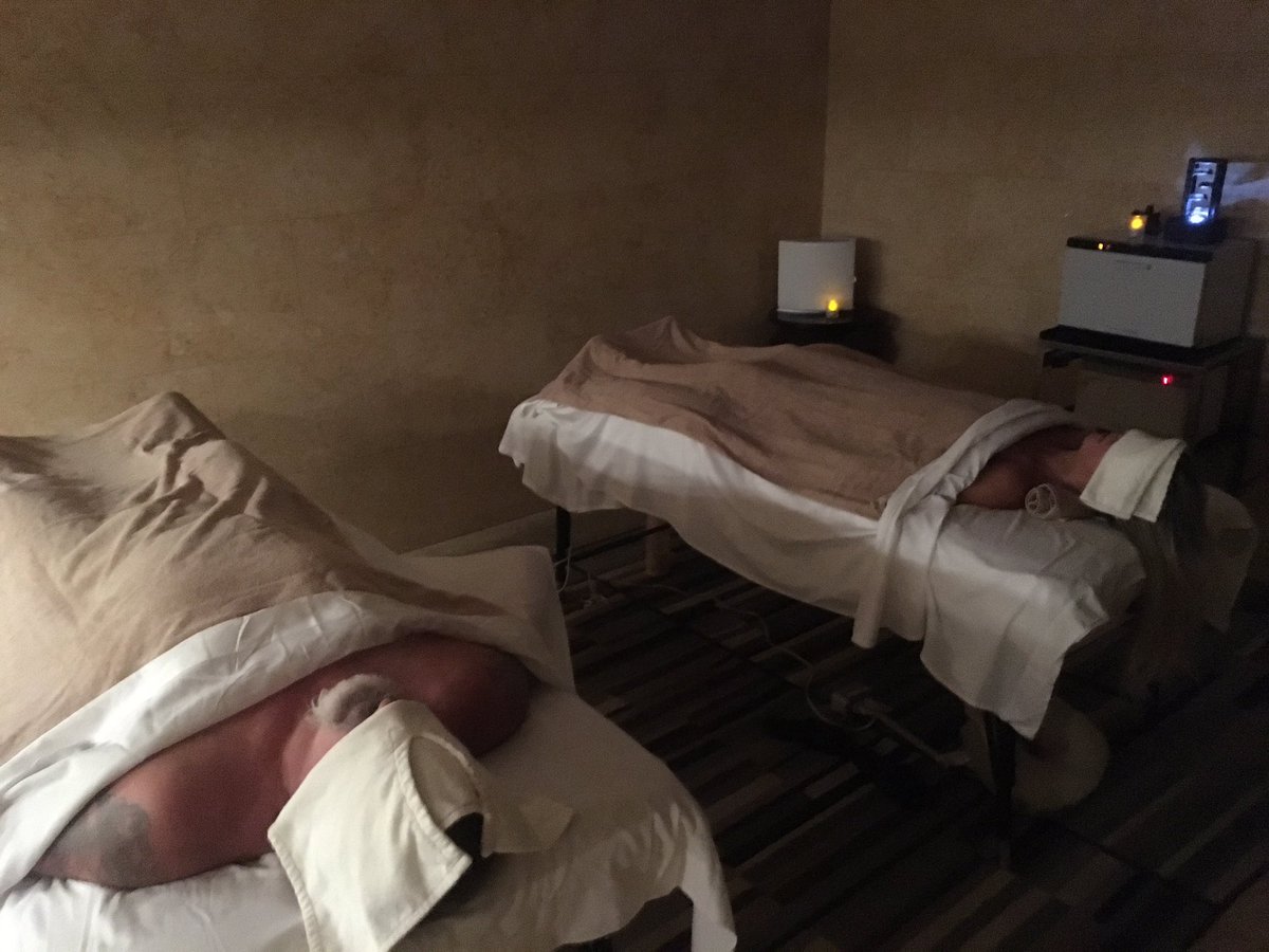 RachelFerrucci's tweet photo. We will be out of commission for a little while. It's couple's massage time at G Spa Foxwoods Resort Casino !! #FunatFOX #25YearsProud https://t.co/38e8HyjAD6