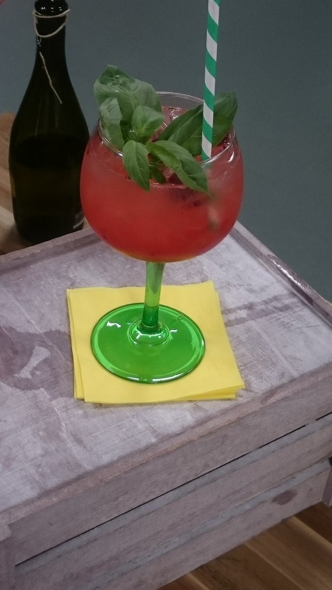 DelBoy_1979's tweet photo. #mmpcocktail Aristocrat #amazing https://t.co/BJgHMEtIHO