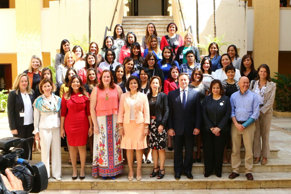 oijdigital's tweet photo. #Entérate: #RepúblicaDominicana🇩🇴 es pionera en programa piloto para la formación de mujeres líderes 💪👩 https://t.co/yF63g79CU1 @Robiamny https://t.co/Ppx6Yo8jcG