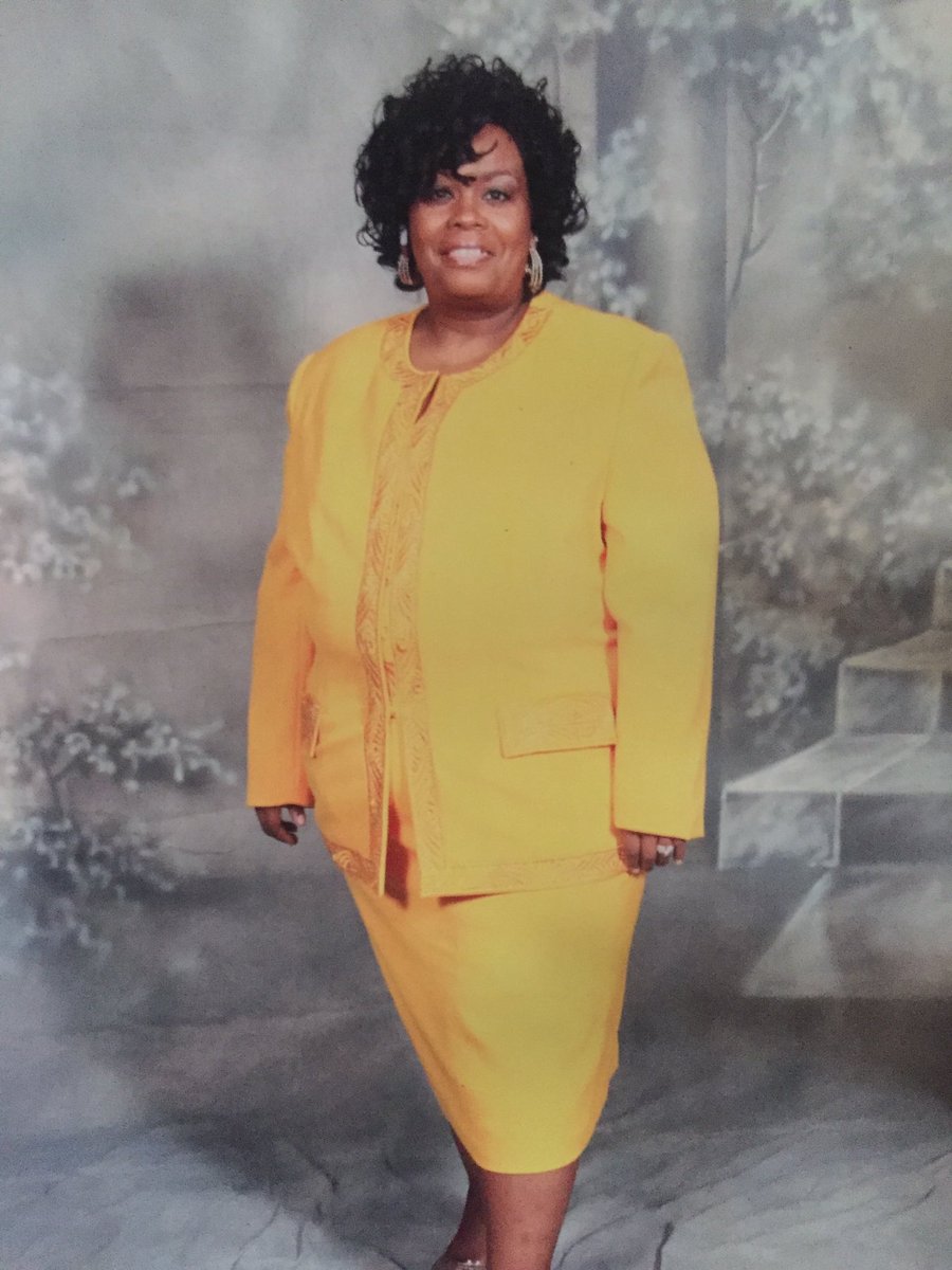 per_suider's tweet photo. HAPPY BIRTHDAY to the best person in the world I love and miss you mommy❤️Keep smiling down me https://t.co/QzK5YVNxdB