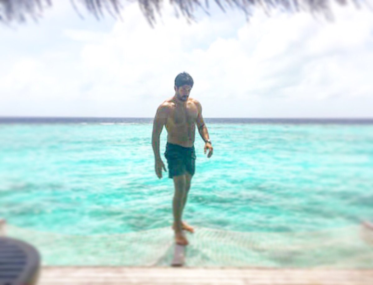 ozcivithd's tweet photo. 📸 😍🏝☀️
#buraközçivit #burakozcivit 
#buraközcivit #buraközçivithd https://t.co/BXxVJc6u5D