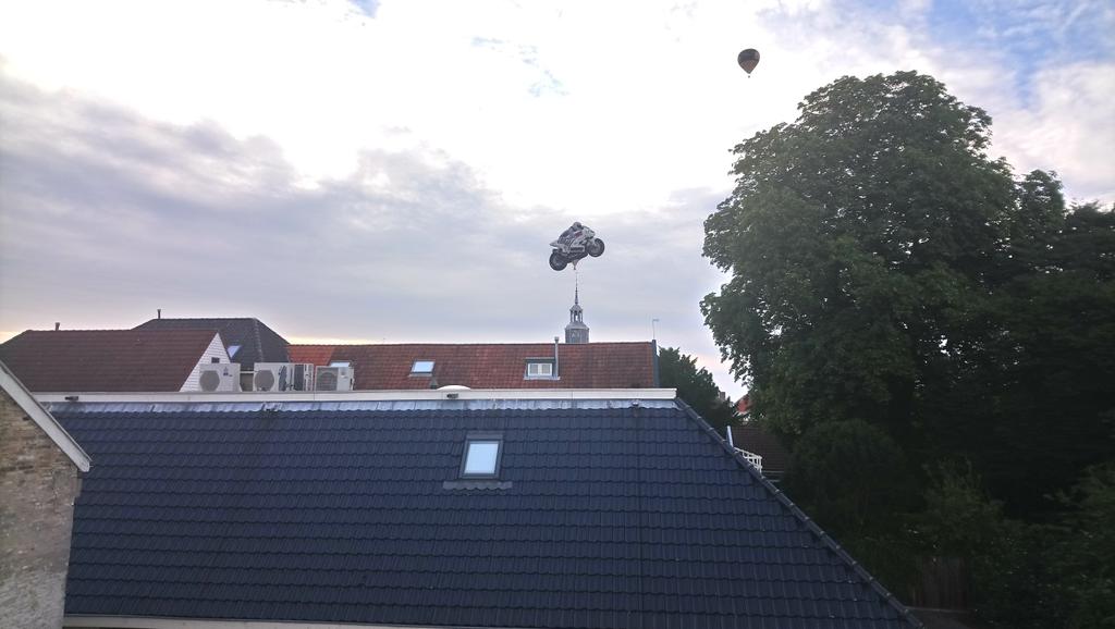 Z_G_W's tweet photo. @ballonfeesten Gespot 👀 #ballonfeesten https://t.co/8A0NR8j7yl