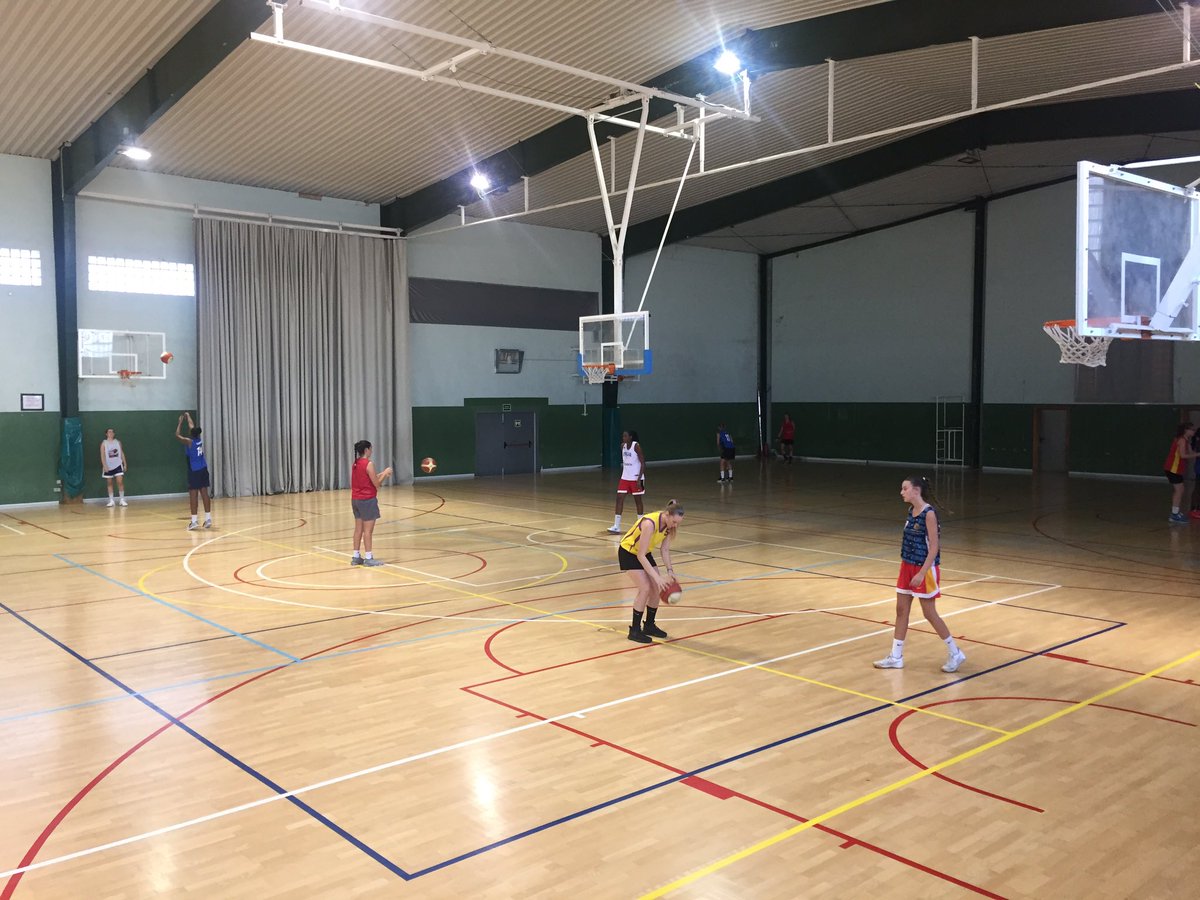 CTEIBbasquet's tweet photo. Seguim entrenant, seguim millorant 🏀😉
#BestIsBetter https://t.co/wMtYf2Zztj