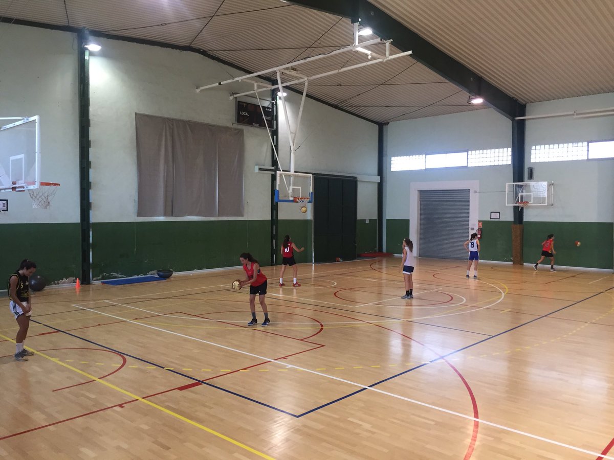 CTEIBbasquet's tweet photo. Seguim entrenant, seguim millorant 🏀😉
#BestIsBetter https://t.co/wMtYf2Zztj