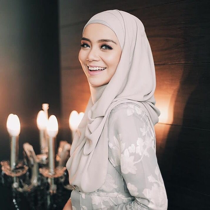 Rasa macam Mira Filzah tengah senyum kat kita pulak 😋