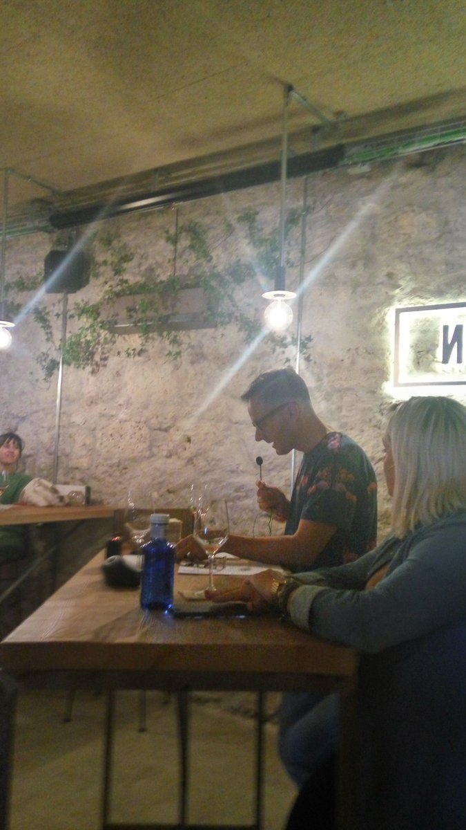 Nuestro compi Miguel, deleitándonos con su prosa
#VeranoInsolente #nortegastrobar <a href="/CastillaYLeonTB/">CyL Travel Bloggers</a> <a href="/CervezaDolina/">Cerveza Dolina</a> <a href="/LibrosLuzyVida/">Librería Luz y Vida</a>