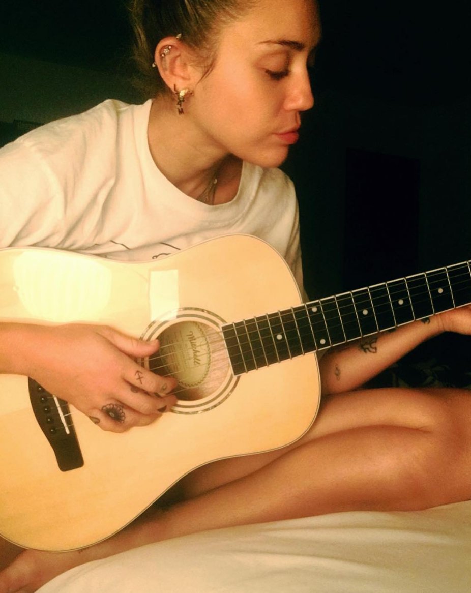 MTV's tweet photo. Can't wait to hear new music from @MileyCyrus 🎶 https://t.co/wo52to0KLK