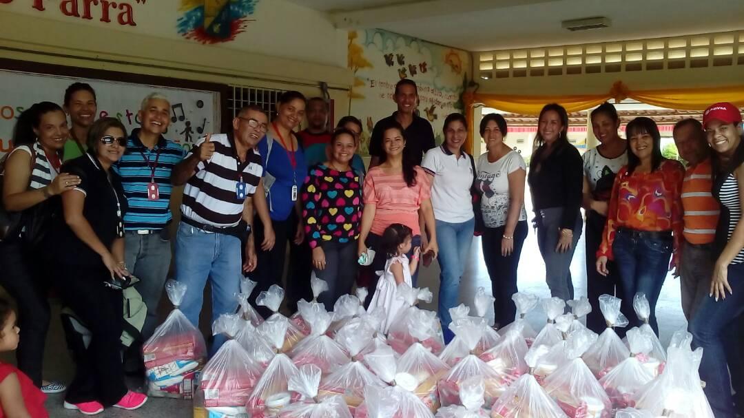 Estradacandanga's tweet image. CON AMOR #CLAP OBREROS @PDVSA VENCIENDO GUERRA ECONÓMICA APOYANDO A @NicolasMaduro CON LA #49 SECTOR PETROLEO Y MINERO LA CONSTITUYENTE VA