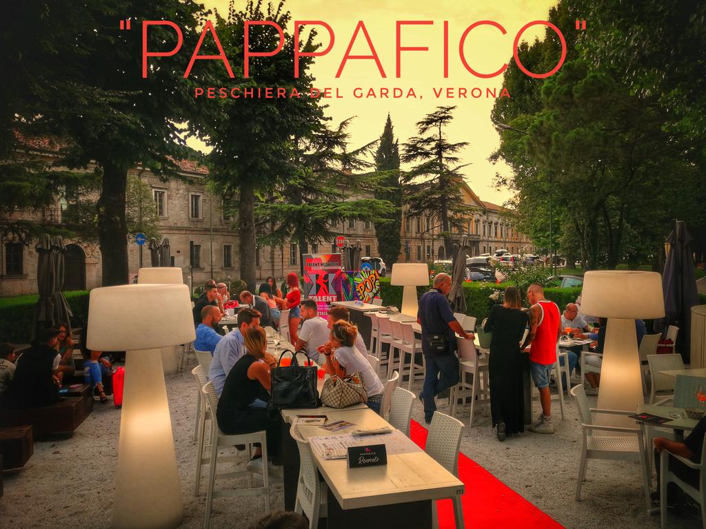 TCavicchini's tweet photo. Tutto è pronto, sfilata di moda, a seguire #rocknduo... Vi aspettiamo in massa #pappafico Peschiera del Garda, Verona... https://t.co/eszwIU6ICF