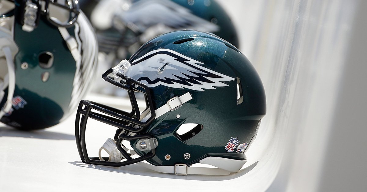 Eagles's tweet photo. Roster Moves: #Eagles have signed LB Steven Daniels to a three-year contract and waived DE Marcus Smith.

More: https://t.co/1kXB2QvPl6 https://t.co/6LbLRMJlJe