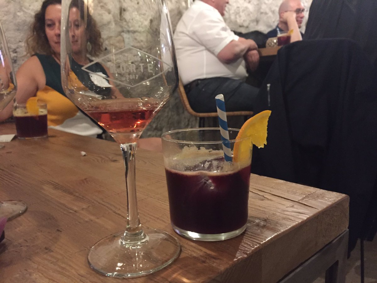 Zumo de naranja, sifón y Lima... vamos por el segundo... #veranoinsolente #nortegastrobar